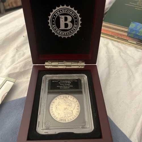 1878年モルガン銀貨と1879年モルガンの裏面