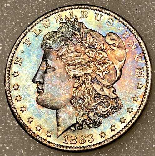 1883 O モルガン ダラー 本物のレインボー トーンの宝石 BU 希少な本物の派手な PL OBV