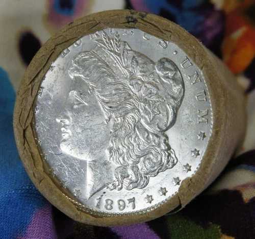 20 UNC BU コイン モルガン ダラー ロール 1897 年終了 / 1898 年終了 BESTEVER #943