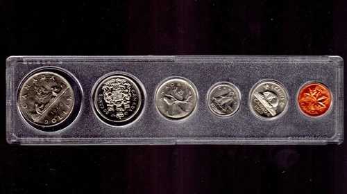 1968年、1970年、1971年製のカナダ製3セット（未使用、プラスチックケース入り）
