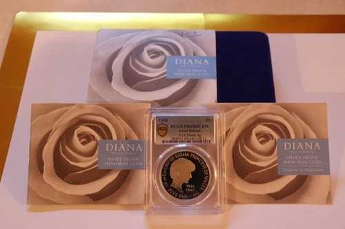 1999 年ダイアナ妃 5 ポンド プルーフ銀貨、PCGS PR69 DCAM、OGP および COA。