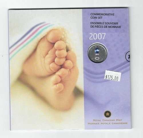 2007年 ウェルカムベビーギフトセット カラフルベビーラトル 25セント、カナダ7枚コインセット 56,760円