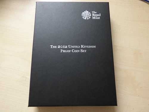 2012年英国プルーフコインコレクションセット(ブラックボックスフォルダー入り)+ COA