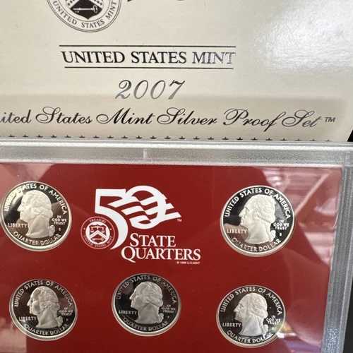 2007 年米国造幣局発行の大統領硬貨および州硬貨を含むシルバー プルーフ セット