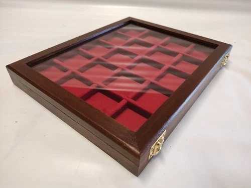 コインまたはメダル用木製ボックス 20スロット 50X50mm ベルベット