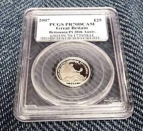 2007年 1/4オンス 25ポンド プラチナ ブリタニア プルーフ。PCGS PR70DCAM。ポップアート界では非常に希少。