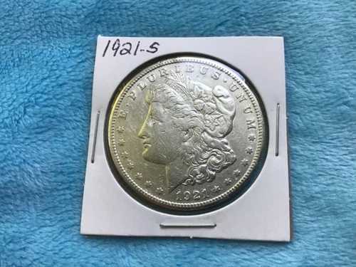 1921年製モルガン銀貨。非常に美しいAU