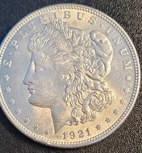 1921-P 輝くモーガン銀貨 - 90% 銀 - 流通された美しいコイン!!