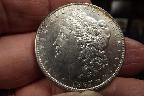 1897-P モルガン銀貨 かなり薄いトーンの UNC タフデイト