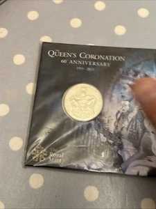 英国王立造幣局、女王戴冠60周年記念英国5ポンド硬貨(未開封)。|WORLD RESOURCE【QUEEN店】