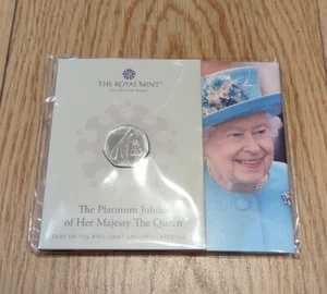 英国王立造幣局 50 ペンス BU コイン プラチナ 女王エリザベス 2 世のジュビリー|WORLD RESOURCE【QUEEN店】