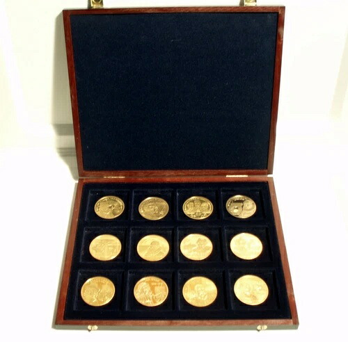 サー・ローランド・ヒル、オランダ造幣局 12 UNC 金メッキメダル 木製ケース入り、有名...|WORLD RESOURCE【QUEEN店】