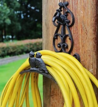 ホースハンガー おしゃれ ホースフック ホースホルダー 北欧風 サイズ 17 5x12x22 5cm カップル鳥 送料無料 輸入品 ガーデニング雑貨 ハンギング アンティーク風 玄関 外 飾り 玄関先 ホース収納 屋外 壁面収納 Fmcholollan Org Mx