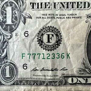 幸運の「777」と「123」の派手なシリアル番号 1 ドル 1 米国紙幣