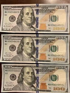 鮮明な連続した 100 ドル紙幣 3 枚。 2013MB 連番 レア