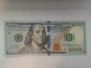 2017A 100 ドル紙幣バイナリ シリアル番号 PE 77757575 A