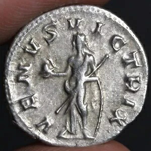 VENVS VICTRIX 「ヴィーナス ビクトリアス」 デナリウス 古代ローマ帝国 銀貨 241AD 54,120円