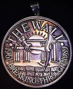 1989年 the WALL 東西ベルリン ドイツ 3oz 999 FINE シルバー ラウンドペンダント C4210｜WORLD RESOURCE【KING店】