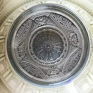 クック諸島 2016 年 4 層高浮き彫り「聖ペテロ大聖堂」銀貨。
