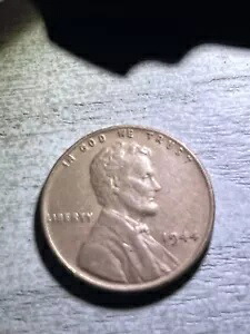 1944年のリンカーン小麦ペニーにはミントマークはありません。リバティの1セント硬貨、リムエラー「L」。 292,050円