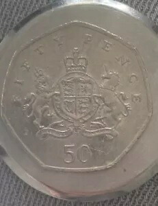 エラーコイン Chris Ironside デザインの背後にいる男 50p 100 周年記念 2013｜WORLD RESOURCE【KING店】
