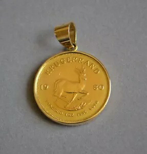 1980 年 1 オンス クルーガーランド金貨、18K ゴールド ベゼル ペンダントに取り付けられました。