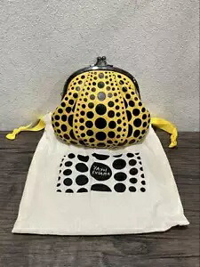 本日限定値下げ　美品　草間彌生　がま口財布　パンプキン　かぼちゃ財布　ドット柄 Yayoi Kusama】草間彌生 かぼちゃ 財布 がま口 黄色 ドット (コイン