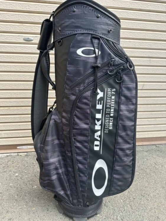 【カズ】 2023年モデル オークリー キャディバッグ FOS901377 オークリー(OAKLEY) キャディバッグ GOLF BAG 17.0 FOS901377