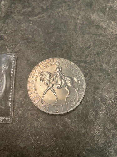 楽天市場】1984 エリザベス 2 世 1 ポンド コイン イギリス VF