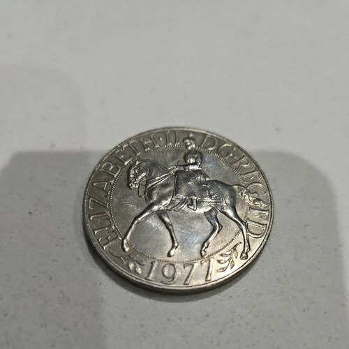 楽天市場】エリザベス2世 女王陛下 日本公式ご訪問実録 メダル 1975年