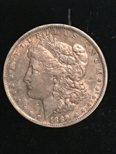 1889-O モルガン銀貨 わずかに変色した金貨