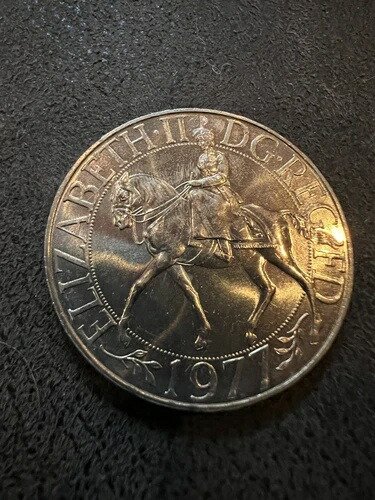 今話題中の国 ツバル エリザベス皇太后 生誕80周年 大型銀貨(クラウンサイズ) 今話題中の国 ツバル エリザベス皇太后 生誕80周年 大型銀貨