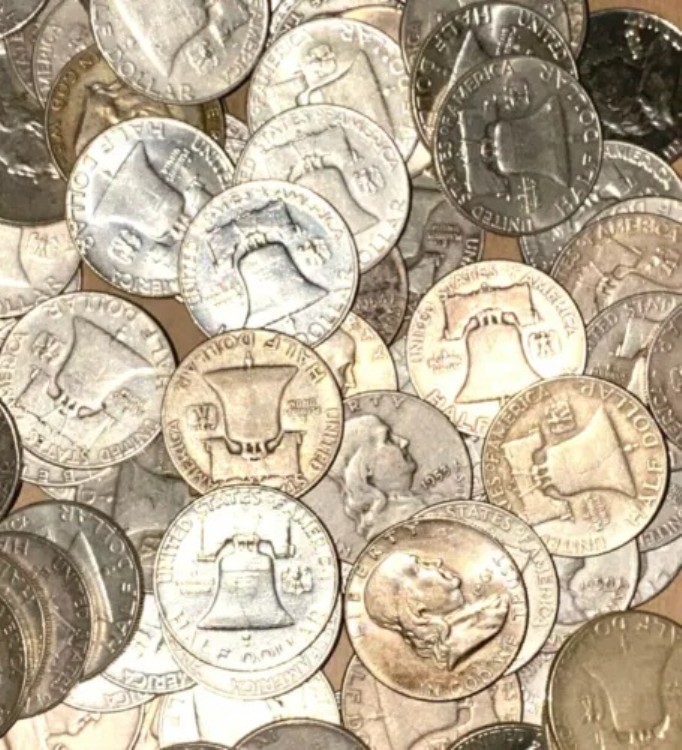 90% の古い米国ハーフドル銀貨 4 標準オンス (ジャンク品なし)