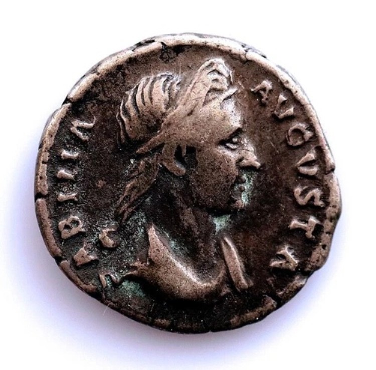 ローマ帝国 - サビナ、オーガスタ。デナリウス 133-335 AD ローマ。シルバー 3.2g。希少