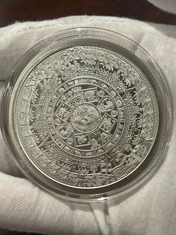 希少な5オンス .999 シルバー アステカ マヤ暦 クアウテモック地金 ラウンド カプセル入り｜WORLD RESOURCE【KING店】