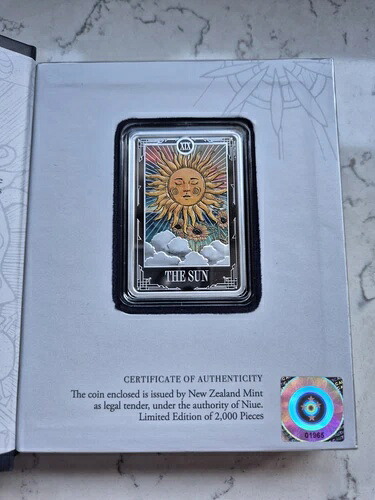 The SUN ニウエ 1オンス シルバーバー/コイン タロットカード 限定ミント - 英国にて既に 100,430円