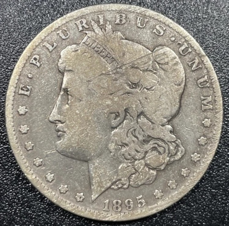 1895年 O モルガン シルバー ダラー 1ドル 良好な状態 クリーニング済み 傷あり