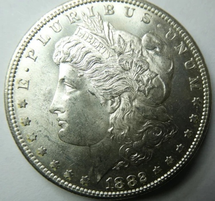 アメリカ 1882 S モルガン シルバー ダラー コイン、素晴らしい、素晴らしい、ブリリアント 未使用