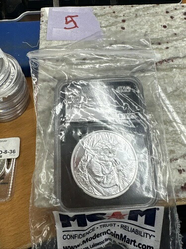 2016年 ニウエ S$2 スターウォーズ ヨーダ 1オンス NGC PF70 初期のうちの1つ