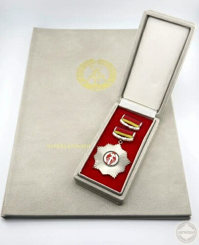 楽天市場】アメリカ陸軍 勲章 殊勲十字章 - フルサイズ【酸化仕上