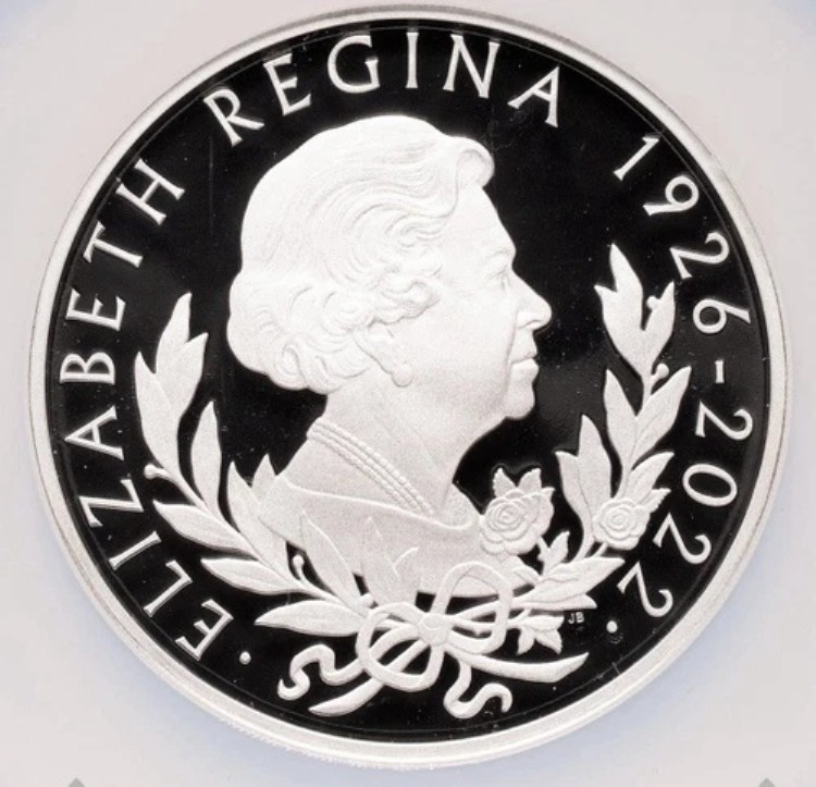 5オンス シルバー NGC PF 70 2022 英国女王エリザベス2世 HM QEII 記念 10ポンド