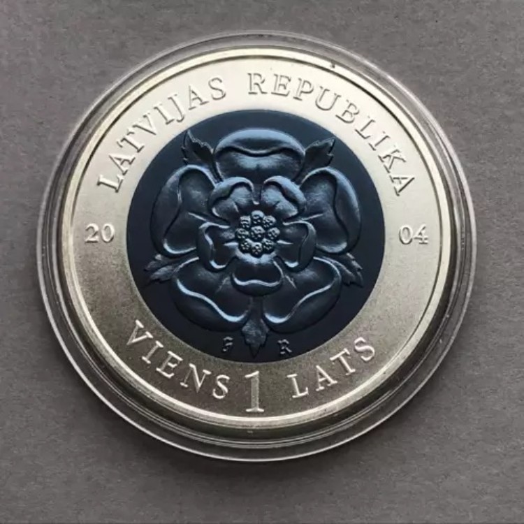 ラトビア銀貨 1ラト 2004年 当時のコイン