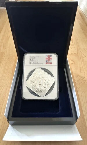 2025年 英国 クイーンズビースト コンプリーター 10オンス シルバーバー FR NGC MS70 ジョディ・クラーク サイン入り｜WORLD RESOURCE【KING店】