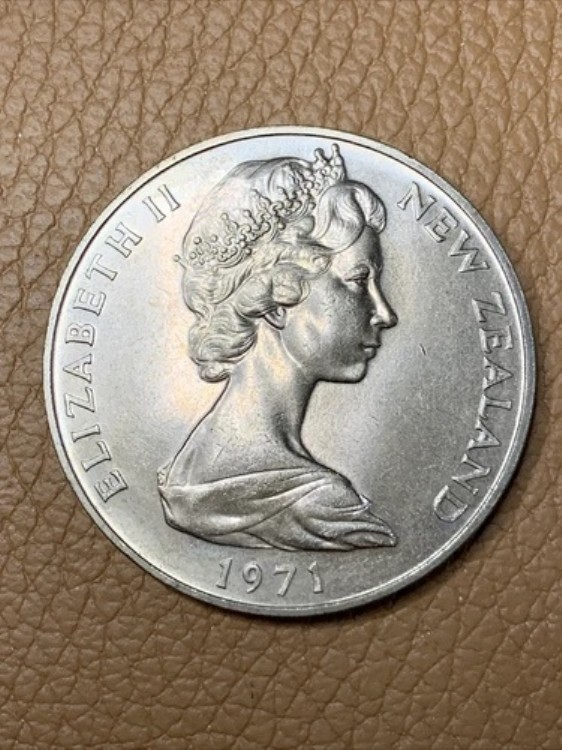楽天市場】ニュージランド 大型コイン 1ドル エリザベス女王