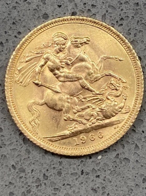 楽天市場】1984年 エリザベス女王ソブリン金貨 5ポンド PF70UC