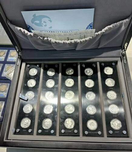 1982-2007年 中国パンダ銀貨 25周年記念 1/4オンス 証明書付き 25枚セット