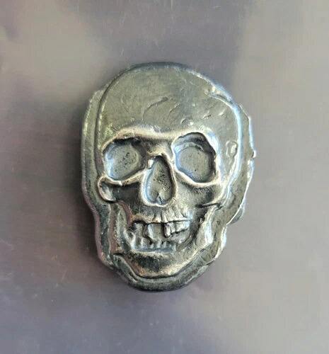 スタンディングライオンマーク 1.8オンス トロイオンス .999 純銀製スカル鋳造