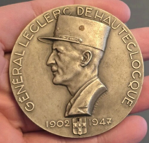 非常に珍しいルクレール将軍、オートクロック クフラ銀メダル、ハノイ 1946-