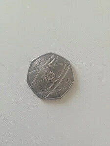 サー・アイザック・ニュートン 50ペンス 非常に希少な2017年50ペンス硬貨|WORLD RESOURCE【KING店】