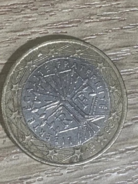 希少な 1999 年 1 ユーロ硬貨、販売価格です。